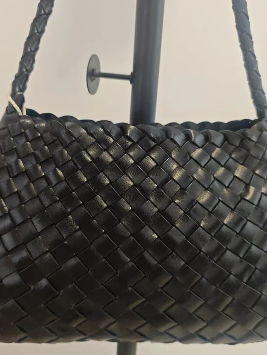 Dragon Diffusion rosanna woven leather shoulder bag in black - Picture 4 of 10